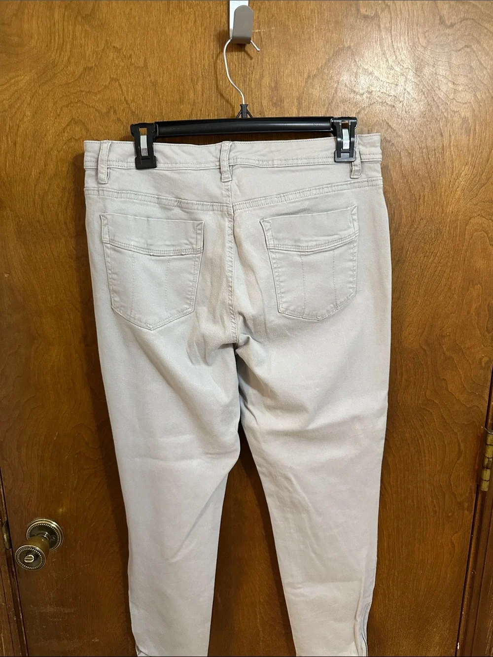 Women’s Light Gray Ankle Jeans